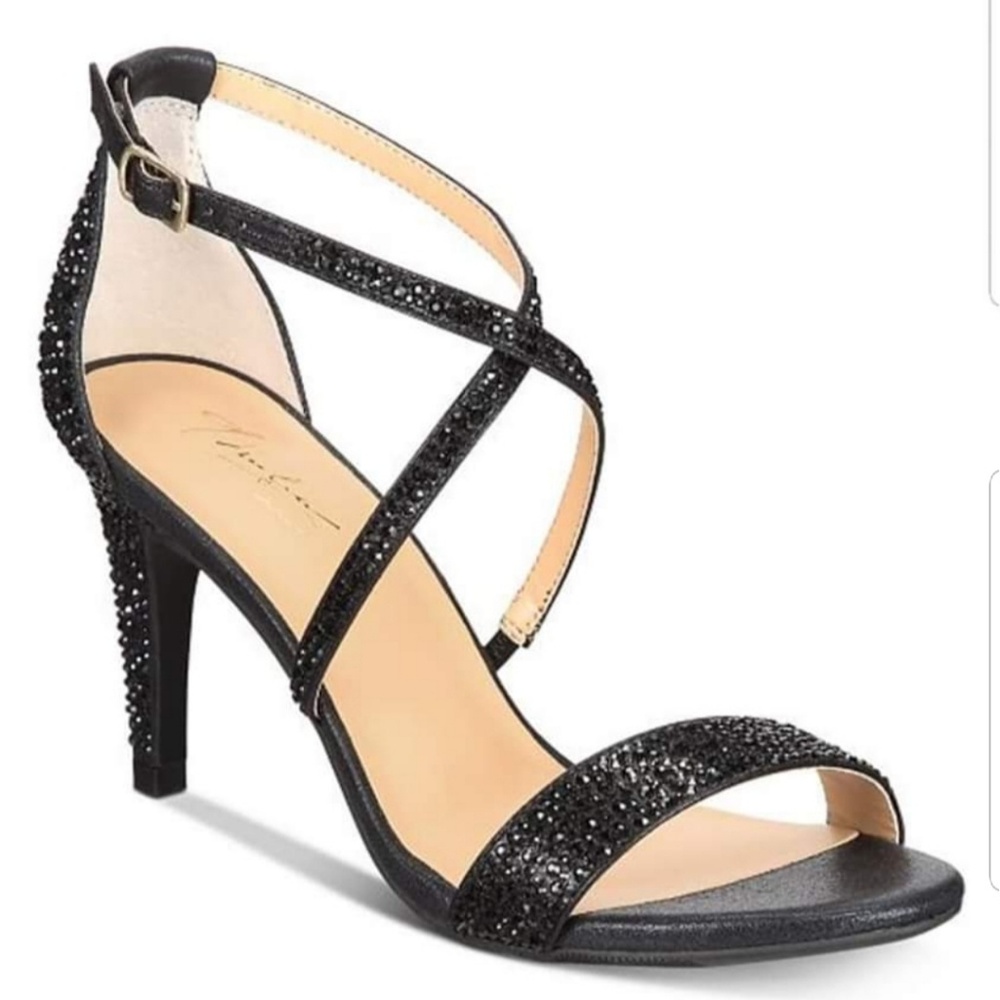 Thalia Sodi party shoes